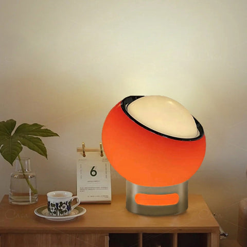 Franse Opaal Bauhaus Tafellamp | Minimalistisch Design | Elegante Glazen Kap voor Moderne Interieurs