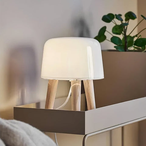 Melk tafellamp | Tijdloos design met verstelbare verlichting