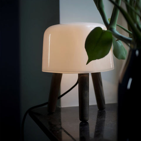 Melk tafellamp | Tijdloos design met verstelbare verlichting