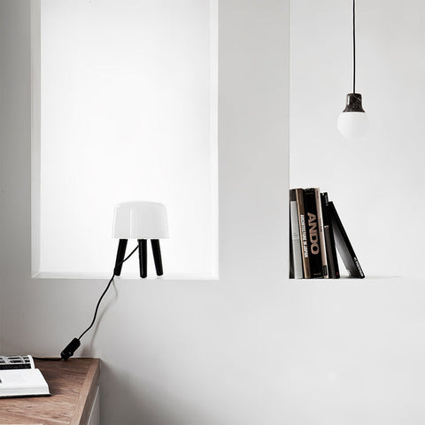 Melk tafellamp | Tijdloos design met verstelbare verlichting