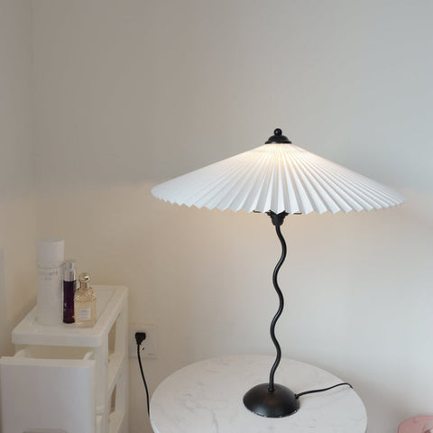 Squiggle tafellamp | Gedurfde esthetiek en zacht licht
