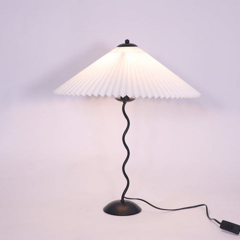 Squiggle tafellamp | Gedurfde esthetiek en zacht licht