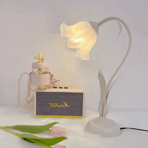 Vintage verstelbare bloemen tafellamp