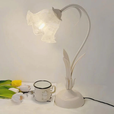 Vintage verstelbare bloemen tafellamp